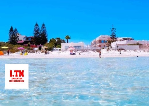 TERRAIN R+4 BORD DE MER